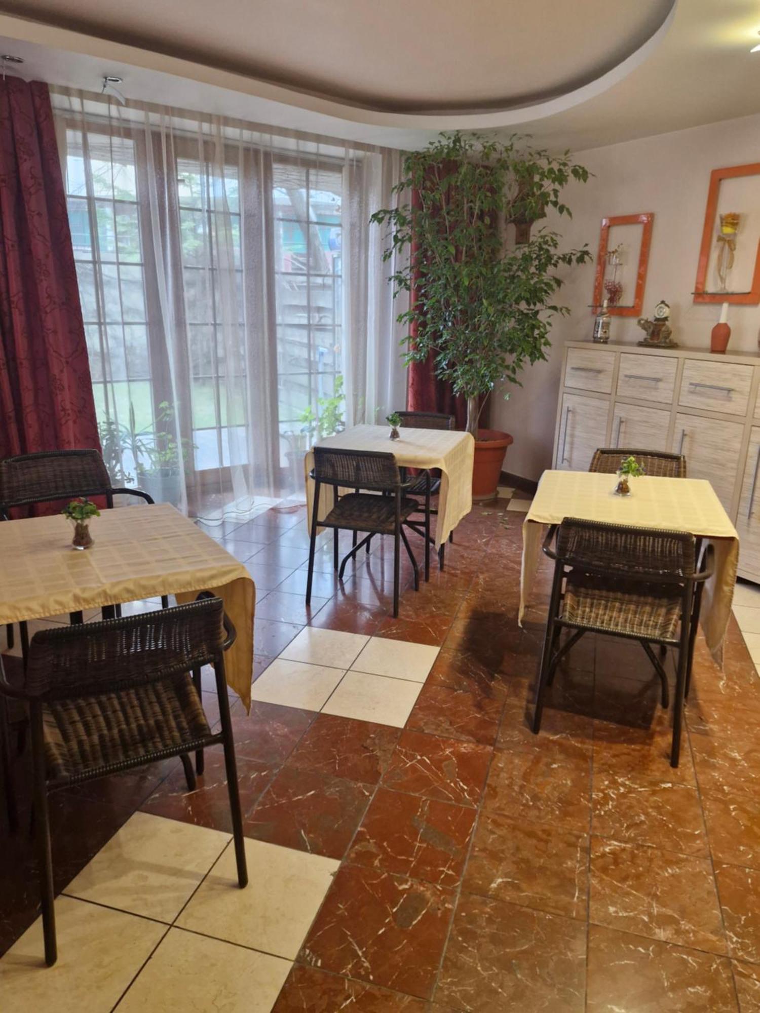 Hotel Home Sweet Home Кишинів Екстер'єр фото